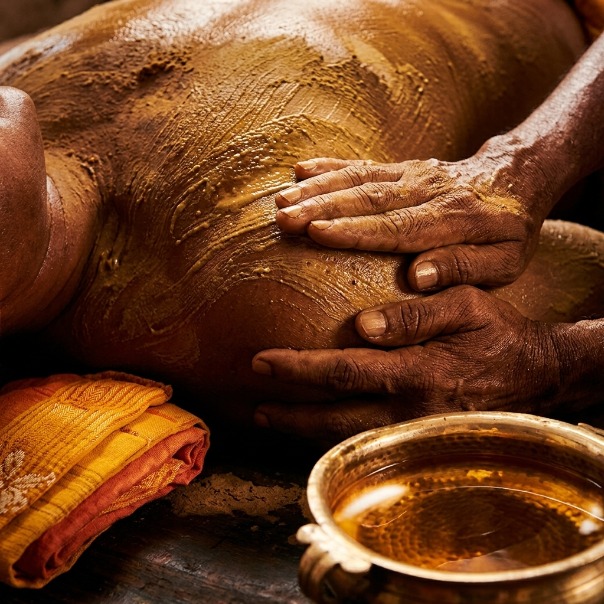 ABHYANGAM & UDWARTHANAM (urut dengan serbuk herba berubat)